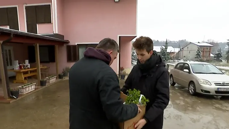 Studenti u vrijednoj akciji: Pomogli onima koji nisu mogli na tržnicu, ali i OPG-ovcima koji nisu mogli prodati robu