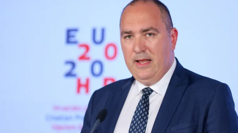 Tri puta godi&scaron;nje izvijestit će Sabor o provedbi mjera protiv koronavirusa