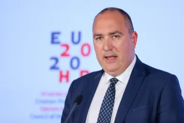 Tri puta godišnje izvijestit će Sabor o provedbi mjera protiv koronavirusa