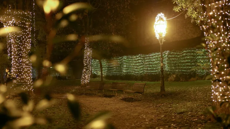 FOTO Tužno, hladno i sjetno: Centar Zagreba u ovo doba godine je inače prepun, a pogledajte kako izgleda sada