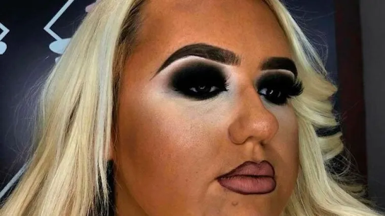 KADA SE &Scaron;MINKANJE OTME KONTROLI: Pretjerali su s kozmetikom, a svi se pitaju imaju li kod kuće ogledalo