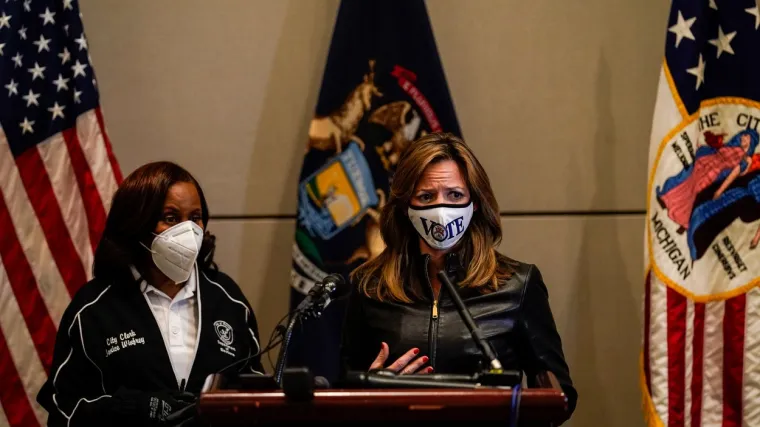 Naoružani su do&scaron;li pred kuću državne tajnice Michigana