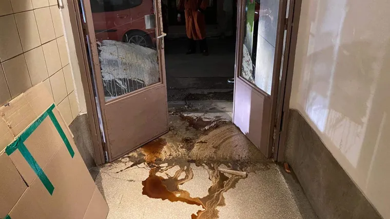 Užas ispred stana novinara u Zagrebu: 'Bacili su hrpu go*ana i odrezanu svinjsku glavu'