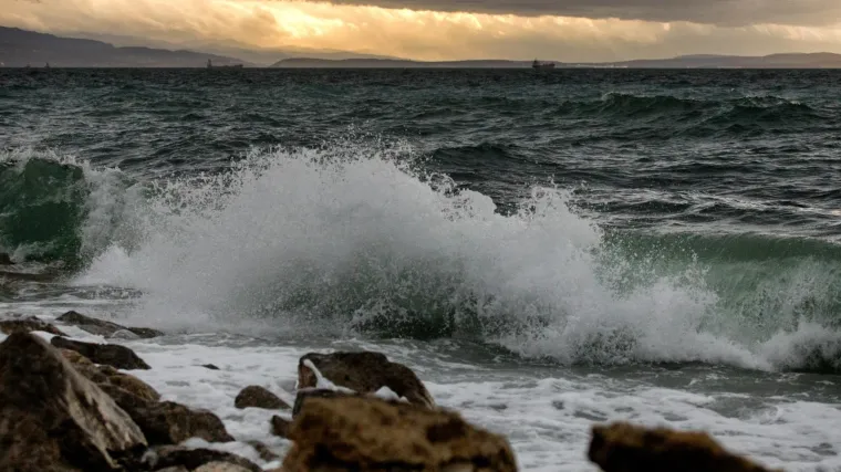 VIDEO Potop u Istri: Zatvorene ceste, ima odrona! U prekidu su mnoge brodske, trajektne i katamaranske linije