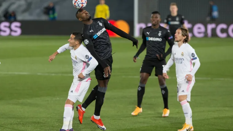 Prvo je zatresao stativu, a ubrzo nakon toga poni&scaron;tena mu je prava golčina