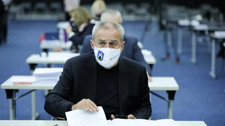 Od odluke o pomoći, pokrivanju dugova pa sve do novih zaduživanja