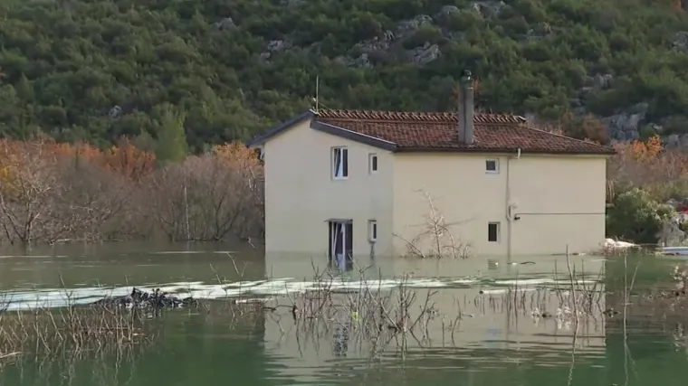 Dramatično stanje u Vrgorcu se ne smiruje, &scaron;teta će se tek zbrajati: 'Te&scaron;ko je, treba skupiti hrabrosti i živjeti dalje'