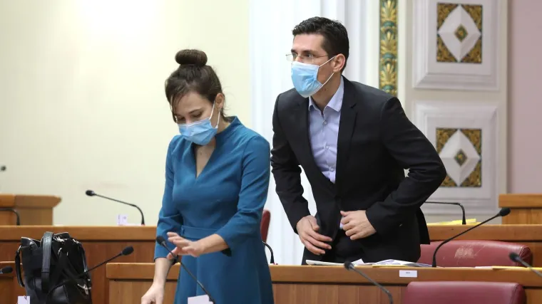 'Ponižavanje demokracije i građana'