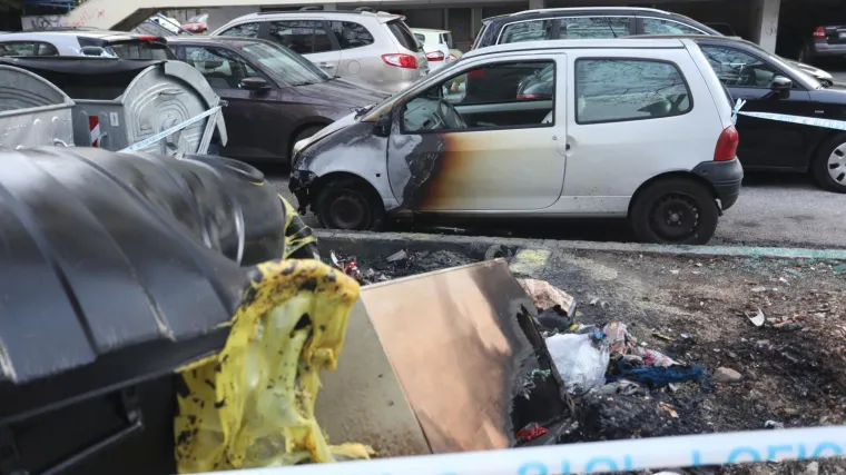 Splitski vatrogasci gasili su u jutarnjim satima dva požara: Gorjeli su kontejneri i automobili