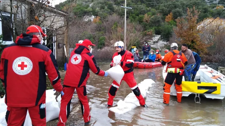 I dalje traje borba s poplavama u Vrgorcu: Razina vode raste sporije nego proteklih dana