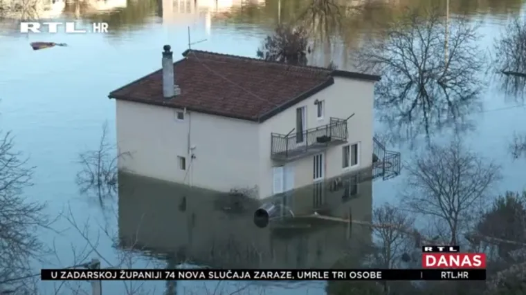Situacija u Vrgorcu napokon se smiruje, voda se povlači, pomoć stiže iz cijele zemlje: 'Bit će svega, samo neka je glava živa'