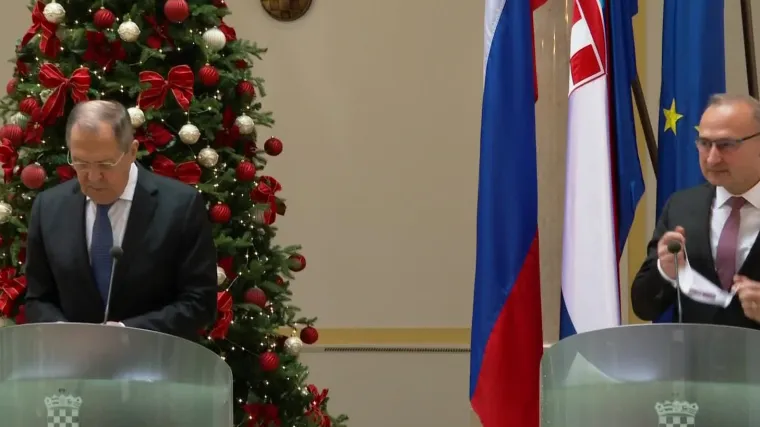 Najdugovječniji je diplomat u svijetu. Iako ne spada u najuži Putinov krug, njegova je pozicija neupitna. Poznat je kao čovjek koji rje&scaron;ava probleme