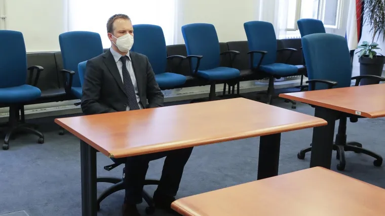 Lažiranje putnih naloga: Tomislav Saucha osuđen na tri, a Sandra Zeljko na četiri i pol godine zatvora u aferi 'Dnevnice'