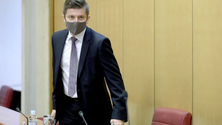 'Odnos je dakle, jedan naprama pet, povukli smo milijarde...'