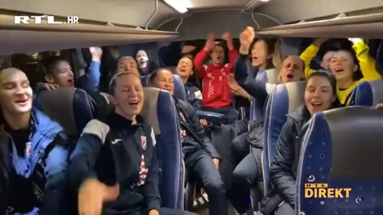 Upoznajte fantastičnih 18: Hrvatske rukometa&scaron;ice javile su se &Scaron;prajcu nakon pobjede