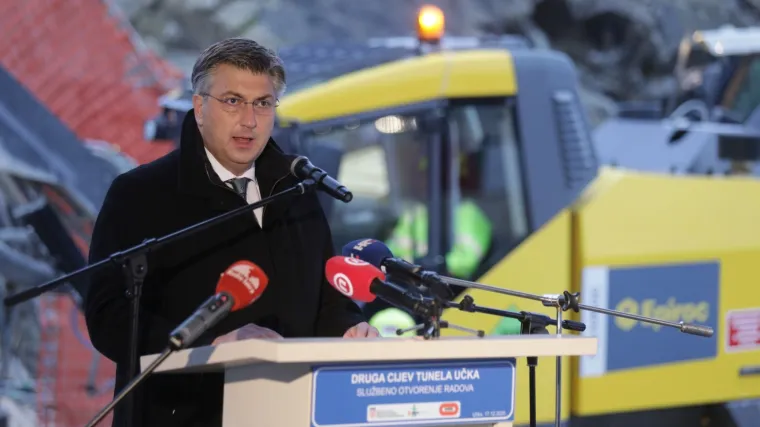 Plenković potvrdio: Prve doze cjepiva dolaze ranije, bit će to 'jedna manja količina'