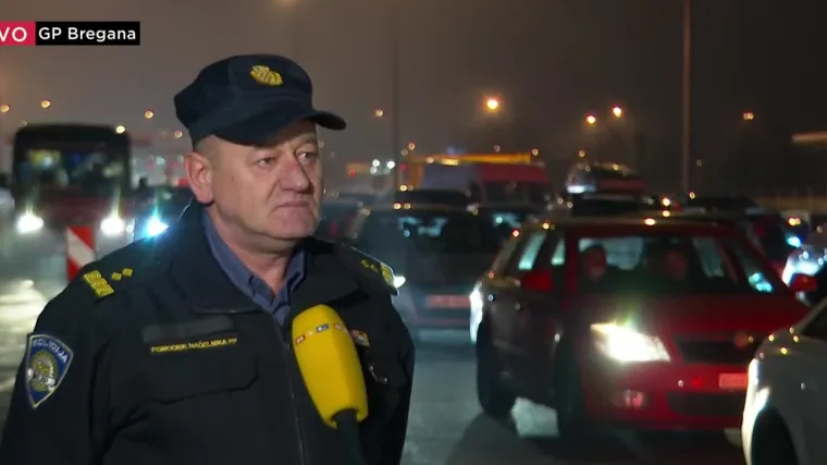 Uživo s Bregane: Gužve na granicama. Na ulasku iz Slovenije u Hrvatsku čeka se dva sata