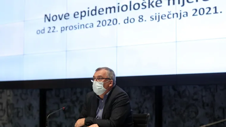 'Duhovni mir': Capak je pojasnio iz kojeg razloga su crkve otvorene, a kafići zatvoreni