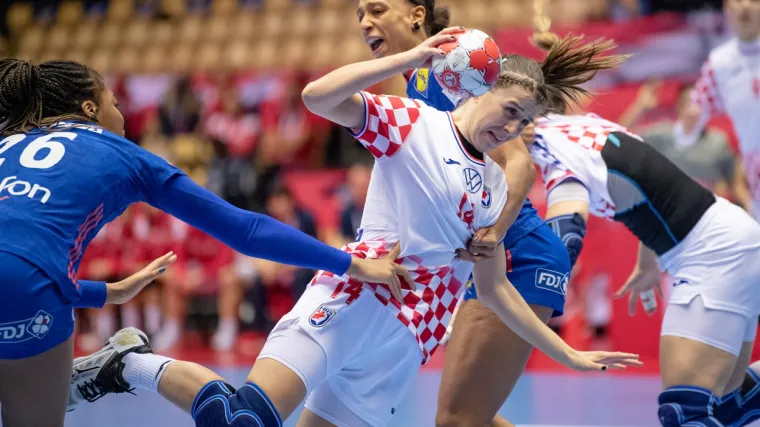 Moćna Francuska danas je bila prejaka, hrabre Hrvatice nisu imale šanse, čeka ih bitka za broncu
