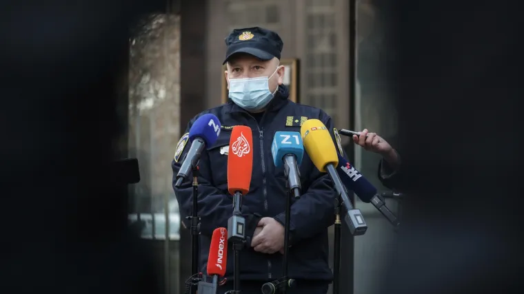 Ipak, u oči upada jedan prilično sumanut paradoks