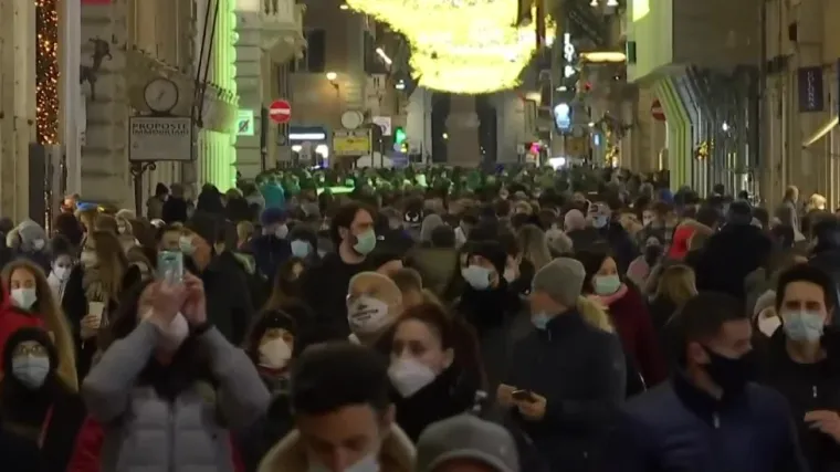 Zbog straha od crnog scenarija, i Italija će blagdane provesti u strogim mjerama: Nema putovanja, nema &scaron;opinga, nema okupljanja