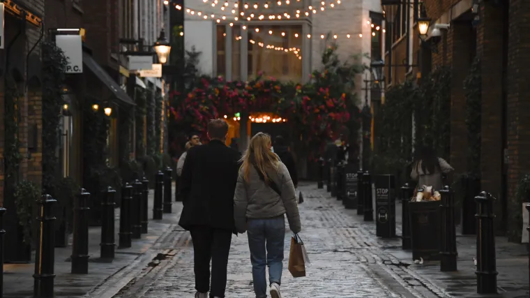 Nakon &scaron;to je otkriven novi soj virusa, Belgija obustavlja letove i vlakove iz V. Britanije. Njemačka razmi&scaron;lja o tome