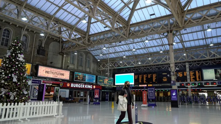 Imamo 1975 novozaraženih i 76 preminulih; Europa se zatvara prema Britaniji zbog novog soja koronavirusa