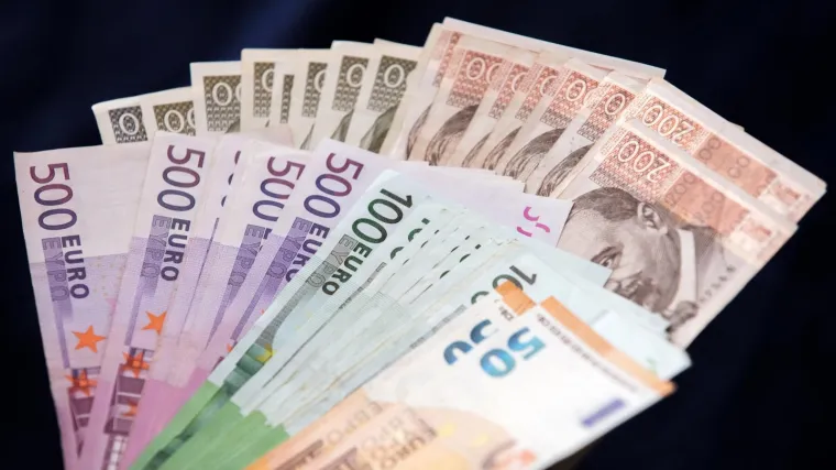 Dobra vijest za sve koji imaju kredit: Tri banke najavljuju smanjenje kamate od Nove godine!