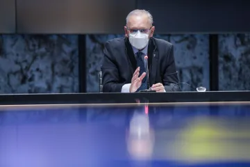 Na oko 200 punktova bit će angažirano oko 800 policajaca. Građani, suzdržite se'