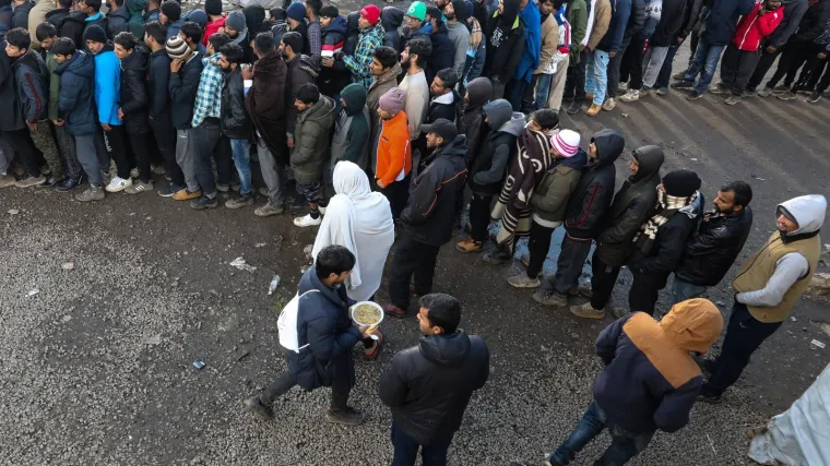 Požar u kampu kod Bihaća! 1200 migranata ostaje bez smje&scaron;taja