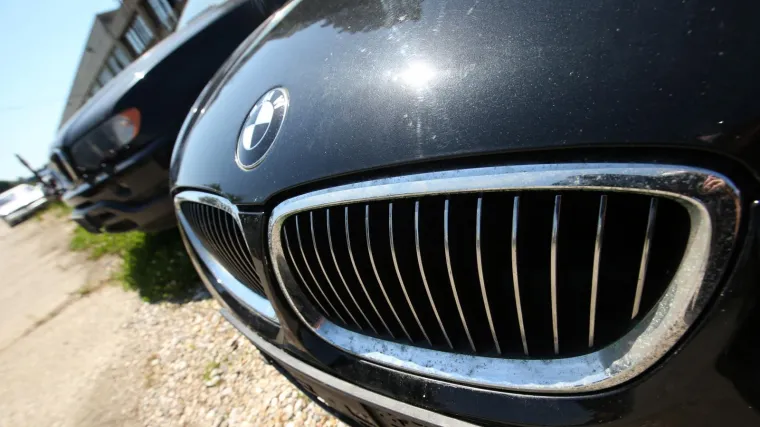 Krivotvorenim dokumenata utajili 17 milijuna kina poreza na uvoz automobila