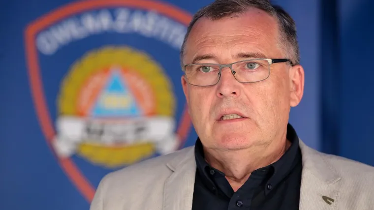 Otkrio je i da će se u kampanju uključiti poznati sporta&scaron;i i glumci