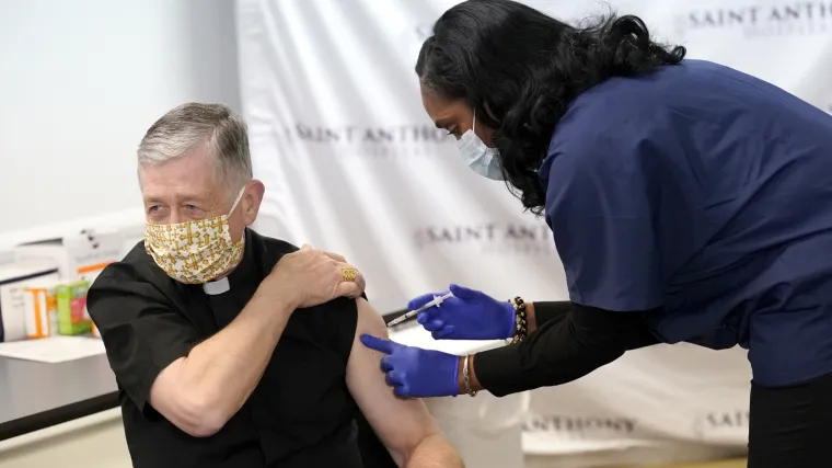 Protiv koronavirusa se cijepio kardinal hrvatskih korijena: 'Prilika da pružimo potporu općem dobru'