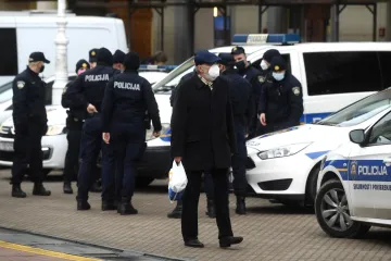 Policija ih je rastjerala i prijavila zbog širenja zaraze