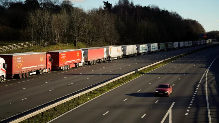 Testirali su više od 15.000 vozača kamiona koji su čekali ulazak u Francusku