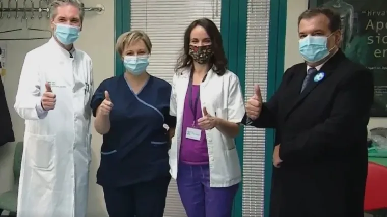 U KB Dubrava prve se cijepile liječnica i medicinska sestra: 'Cijepila sam se jer želim natrag svoj raniji život, zagrliti roditelje...'