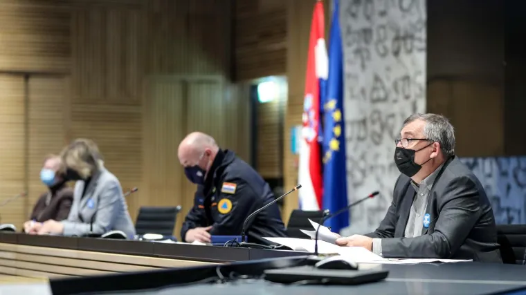 Stožer o borbi s koronom, potresu, propusnicama i nuspojavama cjepiva: Do sinoć cijepljeno vi&scaron;e od 2.000 ljudi