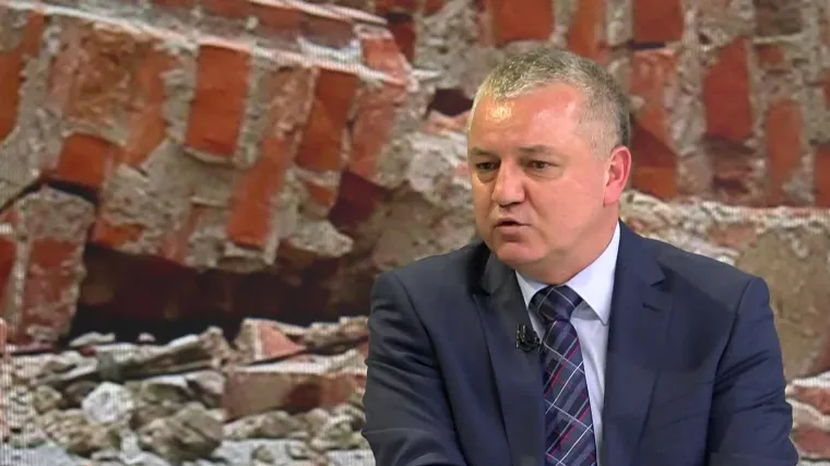 Ministar Horvat za RTL: 'Kauboj&scaron;tinu Kalinića ne želim komentirati. Već u srijedu ide javni poziv za nastradale kuće u Banovini'