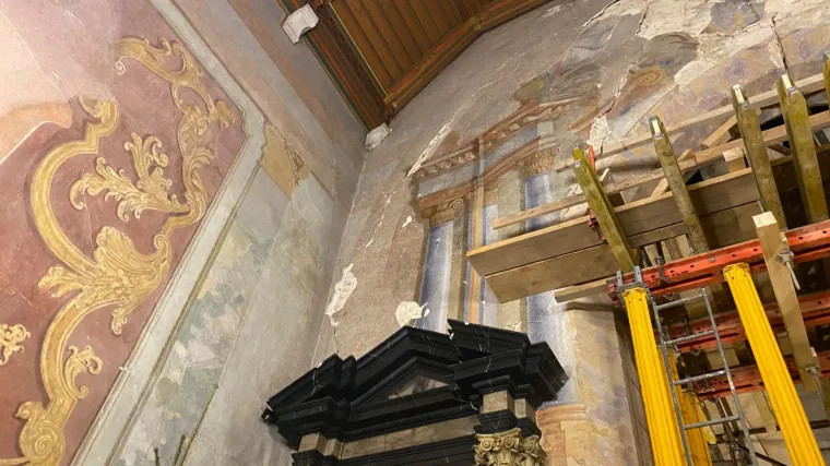 Popucala žbuka i pali dijelovi na slavoluku koji je najkritičniji