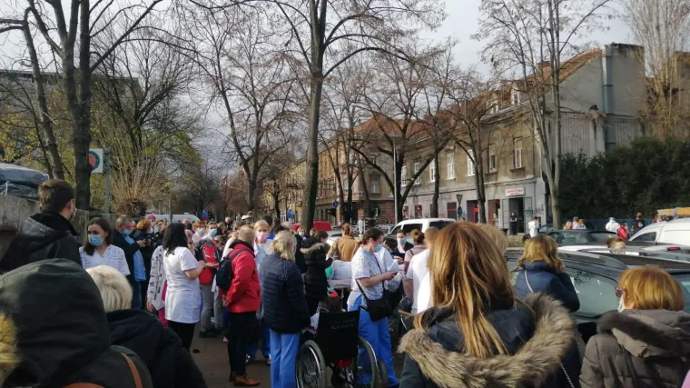 Zbog potresa koji se osjetio i u Zagrebu ponovile su se snimke upla&scaron;enih trudnica i tek rođene dječice!