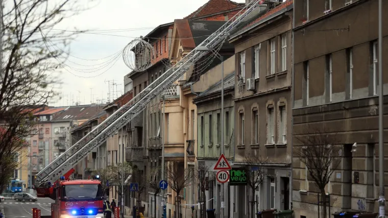 Nema sna: Petrinju i okolicu pogodili novi potresi u noći i ujutro: 'Odvratno, jezivo, ledi krv u žilama'