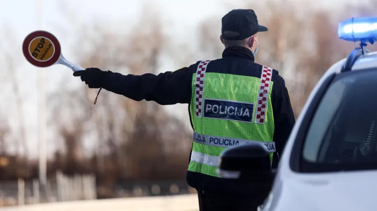 Policija u Istri ima dosta posla: Trebali biti u samoizolaciji, a oni zatečeni kako se vraćaju iz kupovine cigareta