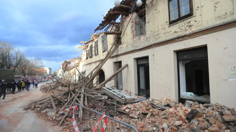 Promjenjivo oblačno uz povremenu ki&scaron;u