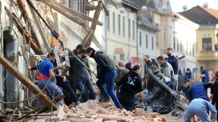 'Petrinja, Banija, Sisak, glavu gore! Cijela Hrvatska je uz vas'