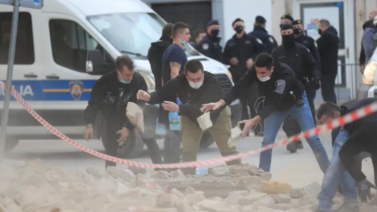 'Uzmite lopate i rukavice i idemo svi zajedno'