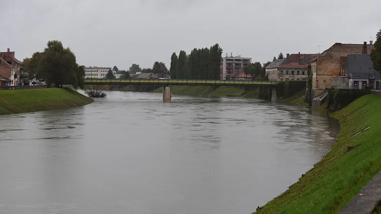 Rijeke rastu vrlo brzim ritmom, proglašeno pripremno stanje obrane od poplava