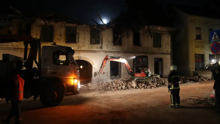 Užas se nastavlja: Tri nova potresa pogodila su sredi&scaron;nju Hrvatsku, prvi je bio snage 4,8 Richtera!