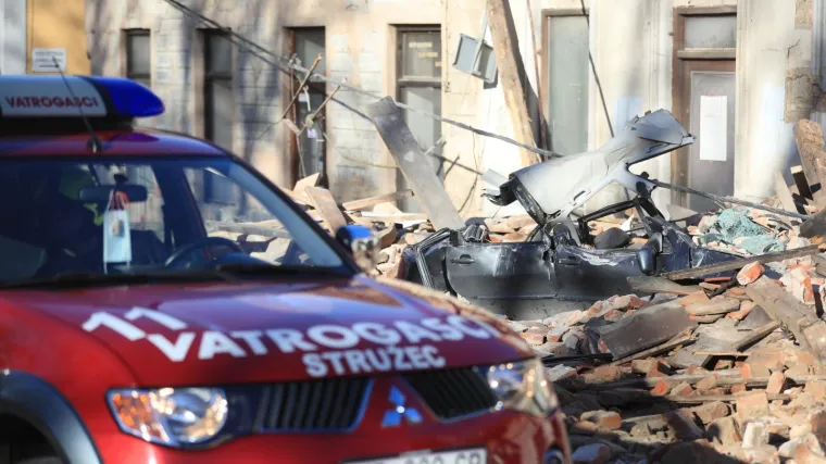 Vi&scaron;e od 800 vatrogasca sanira posljedice potresa u Sisačko-moslavačkoj županiji