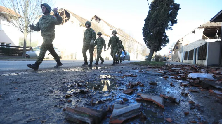 Kako bi saznao kome se može vjerovati, provjerio preko 150 akcija za pomoć unesrećenima u potresu