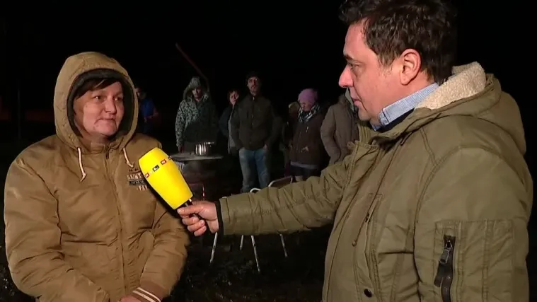 Obitelji u Kamagovini već dvije noći spavaju vani: 'Djeca su promrzla, stalno je ki&scaron;a'